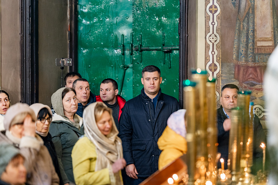 Божественная литургия в Троицком кафедральном соборе Подольска в праздник Рождества Христова